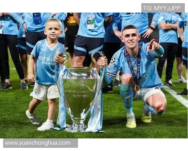 福登朋友圈壁纸曝光 引发球迷热议 全新私照展示球场外的个性生活