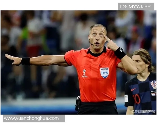 足球界十大顶级裁判球星盘点 他们的判罚影响力超越比赛